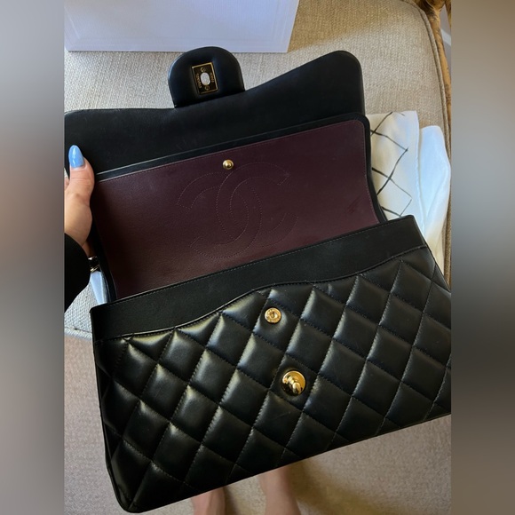 JUMBO CLASSIC CHANEL VERY RARE TO FIND IN STORE LAMBSKIN (SMOOTH) - Picture 10 of 12